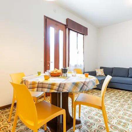 Praya Apartment